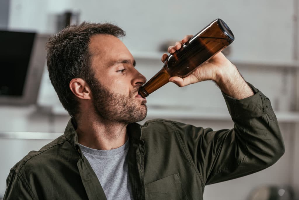 Amoxicillin and alcohol risks. Can I drink alcohol while taking Amoxicillin? Amoxicillin is a commonly prescribed antibiotic used to treat various bacterial infections. However, many people prescribed Amoxicillin may be unaware of the potential risks associated with consuming alcohol while taking this medication.